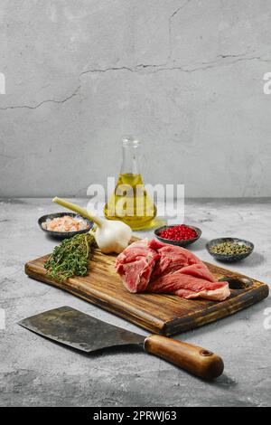 Cosce di agnello fresco crudo, codolo tagliato Foto Stock