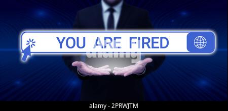 Didascalia concettuale si è FiredGetting out from the job and become job less not end the career. Concetto che significa uscire dal lavoro e diventare disoccupati non finire la carriera Foto Stock