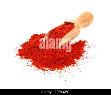 Paletta di legno piena di peperoncino rosso caldo Foto Stock