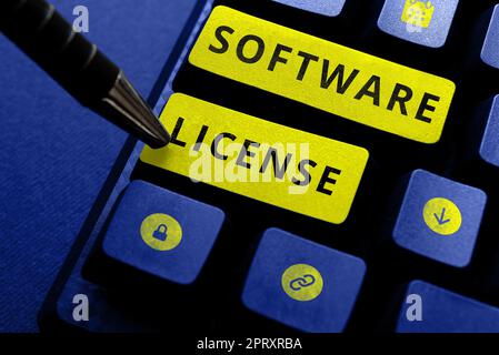 Firma scritta a mano licenza software, panoramica commerciale strumento legale che regola la ridistribuzione del software Foto Stock