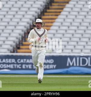 A Edgbaston, Birmingham, Regno Unito, il 27 aprile 2023 allo stadio Edgbaston. Nella foto è raffigurato: Il capitano del Surrey, Rory Burns durante il giorno 1 di gioco nel LV= gioco della Insurance County Cup tra il Warwickshire County Cricket Club & Surrey Image è solo per uso editoriale, credito a Stu Leggett tramite Alamy Live News Foto Stock