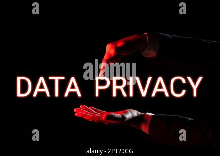 Scrittura a mano dei dati Privacy, sicurezza internet Business idea e protezione digitale del sito web o della home page di destinazione Foto Stock