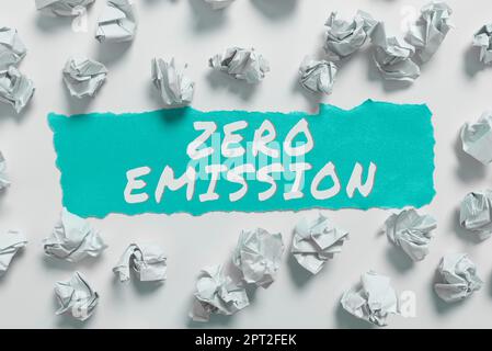 Testo scritto a mano Zero Emission, la foto concettuale si riferisce a un motore che non emette inquinanti atmosferici Foto Stock