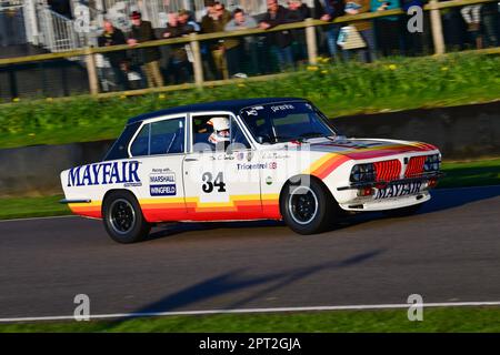 Tim Clarke, Triumph Dolomite Sprint, Gordon Spice Trophy, Heat 2, per le berline del Gruppo 1 che gareggiano negli anni dal 1970 al 1982, corrono con due venti HE Foto Stock
