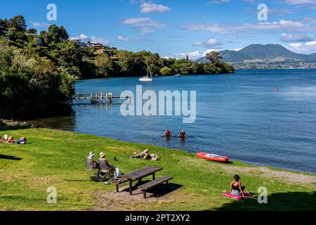 Lago Taupo, regione di Waikato, Isola del Nord, Nuova Zelanda. Foto Stock