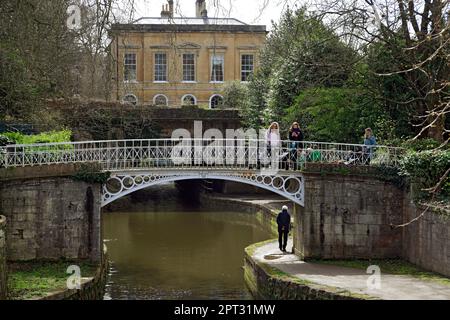 Kennet and Avon Canal; Giardini Sidney, bagno, Somerset, Inghilterra, Regno Unito. Foto Stock