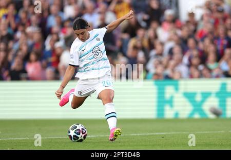 Sam Kerr di Chelsea spara in gol durante la semifinale della UEFA Women's Champions League, seconda tappa, al Camp Nou di Spotify a Barcellona, Spagna. Data immagine: Giovedì 27 aprile 2023. Foto Stock