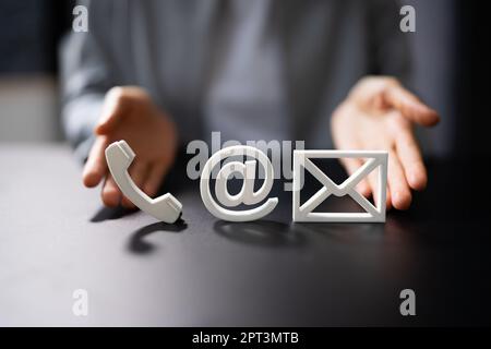 Contattaci metodi icone. E-mail, posta e telefono Foto Stock