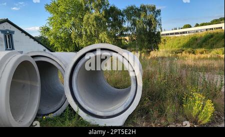 Costruzione di un tubo di drenaggio sotterraneo Foto Stock