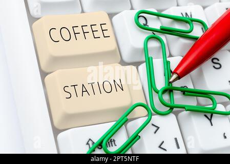 Scrittura con testo Coffee Station, Business Concept un piccolo ristorante informale che serve tipicamente bevande calde Foto Stock