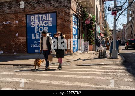 Immobili vacanti nel quartiere Greenwich Village di New York Domenica, 9 aprile 2023. (© Richard B. Levine) Foto Stock