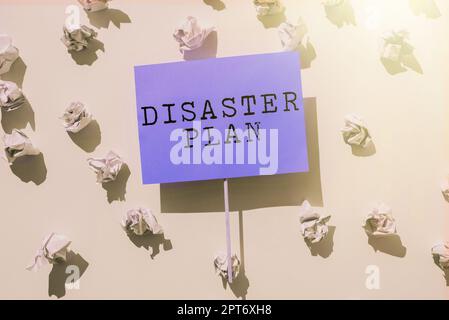 Visualizzazione concettuale piano di emergenza, foto concettuale rispondere alla sopravvivenza della preparazione alle emergenze e kit di pronto soccorso Foto Stock