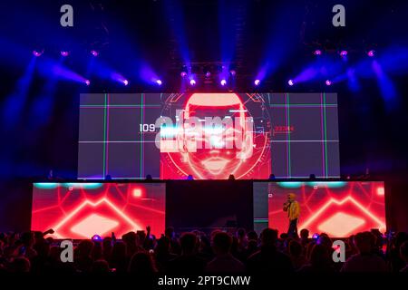 Verona, Italia. 27th Apr, 2023. Arena di Verona, Verona, Italia, 27 aprile 2023, Sfera Ebasta durante sfera Ebasta - Arena di Verona - cantante italiana Concerto musicale Credit: Live Media Publishing Group/Alamy Live News Foto Stock