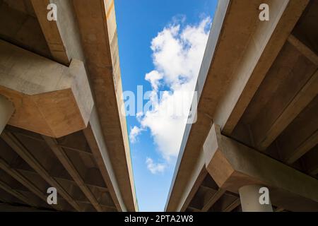 Vista dall'alto dell'incrocio di Bhanga, il ponte autostradale di Dhaka, Bangladesh Foto Stock