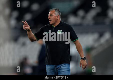 Rio de Janeiro, Brasile. 27th Apr, 2023. RJ - RIO DE JANEIRO Vieira allenatore di Ypiranga durante una partita contro Botafogo allo stadio Engenhao per il campionato 2023 Copa do Brasil. Foto: Thiago Ribeiro/AGIF/Sipa USA Credit: Sipa USA/Alamy Live News Foto Stock