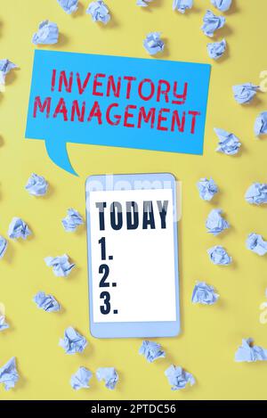 Testo di calligrafia Gestione inventario, supervisione fotografica concettuale controllo archiviazione di azioni e prezzi Foto Stock