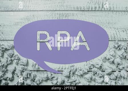 Scrittura testo visualizzato RPA, Word per automazione di processo robotica dalla tecnologia di automazione dei processi aziendali Foto Stock
