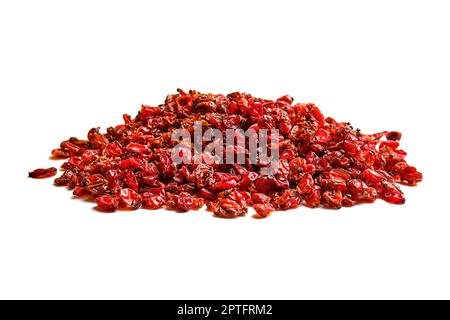 Cumulo di barberry secco su sfondo bianco Foto Stock