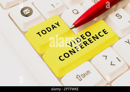 Didascalia concettuale Video Conferenza, panoramica aziendale che mostra in luoghi remoti tenere riunioni facetoface Foto Stock