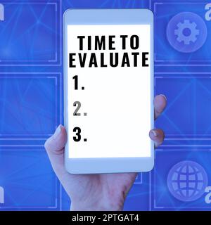 Cartello di testo che mostra il tempo di valutazione, foto concettuale revisione aziendale valutazione e revisione dell'ispezione Foto Stock