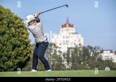 Los Angeles, California, Stati Uniti. 27th Apr, 2023. Il giocatore della LPGA NASA Hataoka si allea al Wilshire Country Club il 27 aprile 2023 durante il 1st° round del JM Eagle Championship presentato da Plato. (Credit Image: © Mark Edward Harris/ZUMA Press Wire) SOLO PER USO EDITORIALE! Non per USO commerciale! Foto Stock