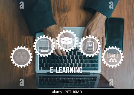 Formazione online e learning con attrezzature connesse Icons.Hand utilizzando il concetto di design del notebook. Vista dall'alto. Foto Stock