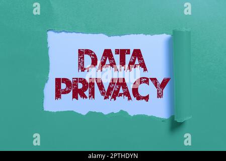 Scrittura a mano dei dati Privacy, concetto che significa sicurezza Internet e protezione digitale del sito Web o della home page di destinazione Foto Stock