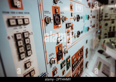 Immagine di un pannello di controllo con molti pulsanti. Foto Stock