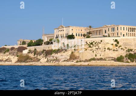 Villa Bighi è uno degli edifici più rappresentativi del maestoso Grand Harbour vista - Kalkara, Malta Foto Stock