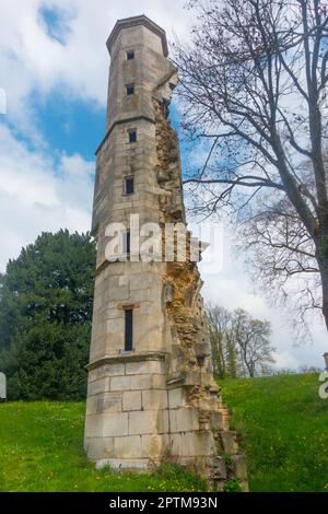 Chartreuse de Champmol, ex Certosa monastero, 14th ° secolo, Digione, Francia. Rovine della torre. Foto Stock