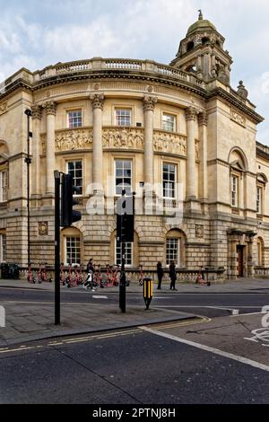 Vista della facciata anteriore del Victoria Art Gallery Bath, Somerset, Inghilterra - 8th aprile 2023 Foto Stock