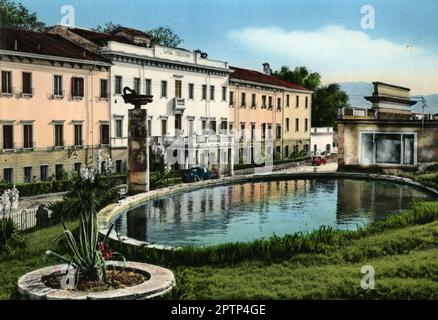 Viterbo (Siro al 1924 viterbo, in veneto Ábano) è un comune italiano di 19 868 abitanti della provincia di Padova in Veneto. Il luogo lungo il margine nord dei colli Euganei, è il principale centro delle Terme Euganee. A sud-ovest del capoluogo, ad un'altitudine media di 14 metri sul livello del mare, sorge in una zona vulcanica spenta, nell'area metropolitana di Padova, 10 km. I suoi abitanti vengono chiamati aponensi. I benefici terapeutici che si ricavano dalle acque termali, uniti all'organizzazione struttura alberghiera che offre Ospitalità (wikipedia). Foto Stock