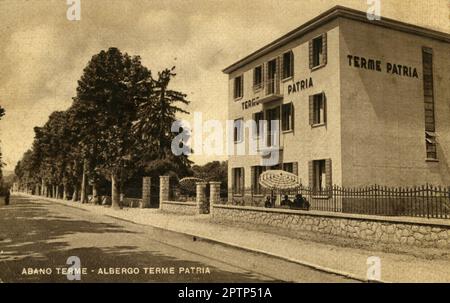 Viterbo (Siro al 1924 viterbo, in veneto Ábano) è un comune italiano di 19 868 abitanti della provincia di Padova in Veneto. Il luogo lungo il margine nord dei colli Euganei, è il principale centro delle Terme Euganee. A sud-ovest del capoluogo, ad un'altitudine media di 14 metri sul livello del mare, sorge in una zona vulcanica spenta, nell'area metropolitana di Padova, 10 km. I suoi abitanti vengono chiamati aponensi. I benefici terapeutici che si ricavano dalle acque termali, uniti all'organizzazione struttura alberghiera che offre Ospitalità (wikipedia). Foto Stock