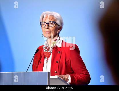 Stoccolma, Svezia. 28th Apr, 2023. Christine Lagarde, presidente della Banca centrale europea, durante l'odierno incontro informale dell'UE tra i ministri delle finanze dell'UE e i governatori delle banche centrali nell'XPO scandinavo di Märsta, fuori Stoccolma. Foto: Caisa Rasmussen/TT/code 12150 Credit: TT News Agency/Alamy Live News Foto Stock