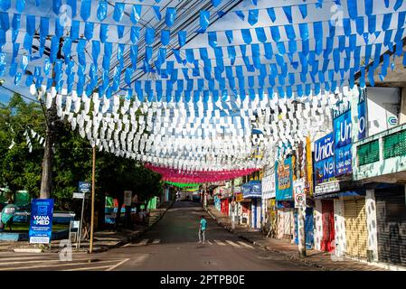 Valenca, Bahia, Brasile - 24 giugno 2022: Decorazione per la Festa Junina de Sao Joao nella città di Valenca, Bahia. Foto Stock