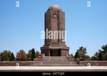 Il mausoleo di Nazami Ganjavi al Museo Nizami Ganjavi alla periferia della città di Ganja, Azerbaigian. Ricostruito nel 1991 Foto Stock