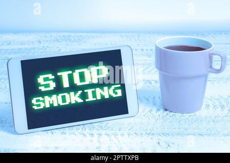 Visualizzazione concettuale Smettere di fumare, concetto di Internet smettere o fermare l'uso della dipendenza da tabacco Foto Stock