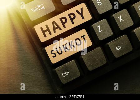 Scrittura visualizzazione testo Happy Sukkot, Business Overview Irlanda celebrazione verde fascino fortunato e trifaccoli Foto Stock