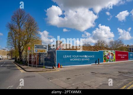 Demolizione della vecchia stazione di polizia a Gravesend per costruire alloggi riparati Foto Stock