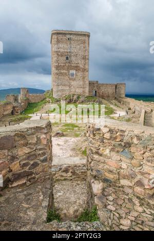 Roccaforte di Feria, Badajoz, Spagna. Uno dei più notevoli castelli dell'Estremadura Foto Stock