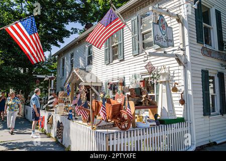 Pocono Mountains Poconos Pennsylvania Milford Harford Street The Craft Show, shopping da collezione artigianato artigianale, americana Foto Stock