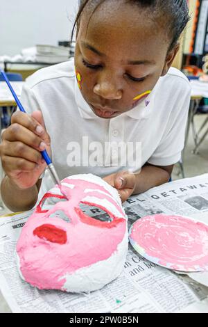 Miami Florida, Frederick Douglass Elementary School campus primario, scuola interna della città classe d'arte, studenti africani neri, ragazze femministe Foto Stock