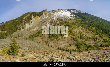 L'Hope Slide lungo l'autostrada 3 nelle Cascade Mountains della Columbia Britannica Meridionale Foto Stock