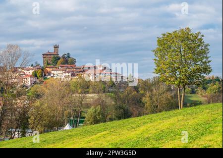 Castello e centro storico di Trisobbio in Piemonte Foto Stock