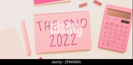 Ispirazione mostrando firmare la fine 2022, approccio aziendale felice nuovo anno ultimi giorni di 2022 risoluzioni celebrazione Foto Stock