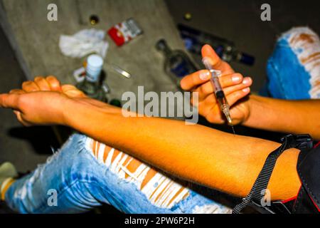 Lehe Bremerhaven Germania 24. Settembre 2010 come le sigarette e le droghe dell'alcool distruggono la vostra vita a Twischkamp Lehe Bremerhaven Brema Germania. Foto Stock