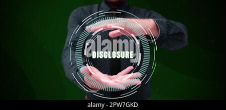 Esposizione concettuale divulgazione, concetto aziendale azione di rendere note informazioni riservate nuove o segrete Foto Stock