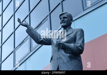 Coventry, Regno Unito. 29th Apr, 2023. 29th aprile 2023; Coventry Building Society Arena, Coventry, Inghilterra; EFL Championship, Coventry City contro Birmingham City; la statua di Jimmy Hill al di fuori della CBS Arena Credit: Action Plus Sports Images/Alamy Live News Foto Stock