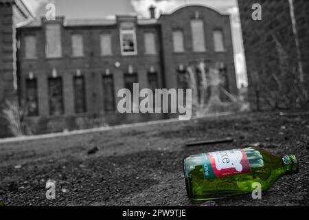 Vista esterna dell'edificio della scuola vittoriana abbandonata di Easington Colliery Foto Stock