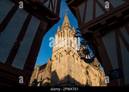 Cattedrale Saint-Pierre nella città medievale Vannes a Morbihan costa atlantica in Bretagna, Francia Foto Stock